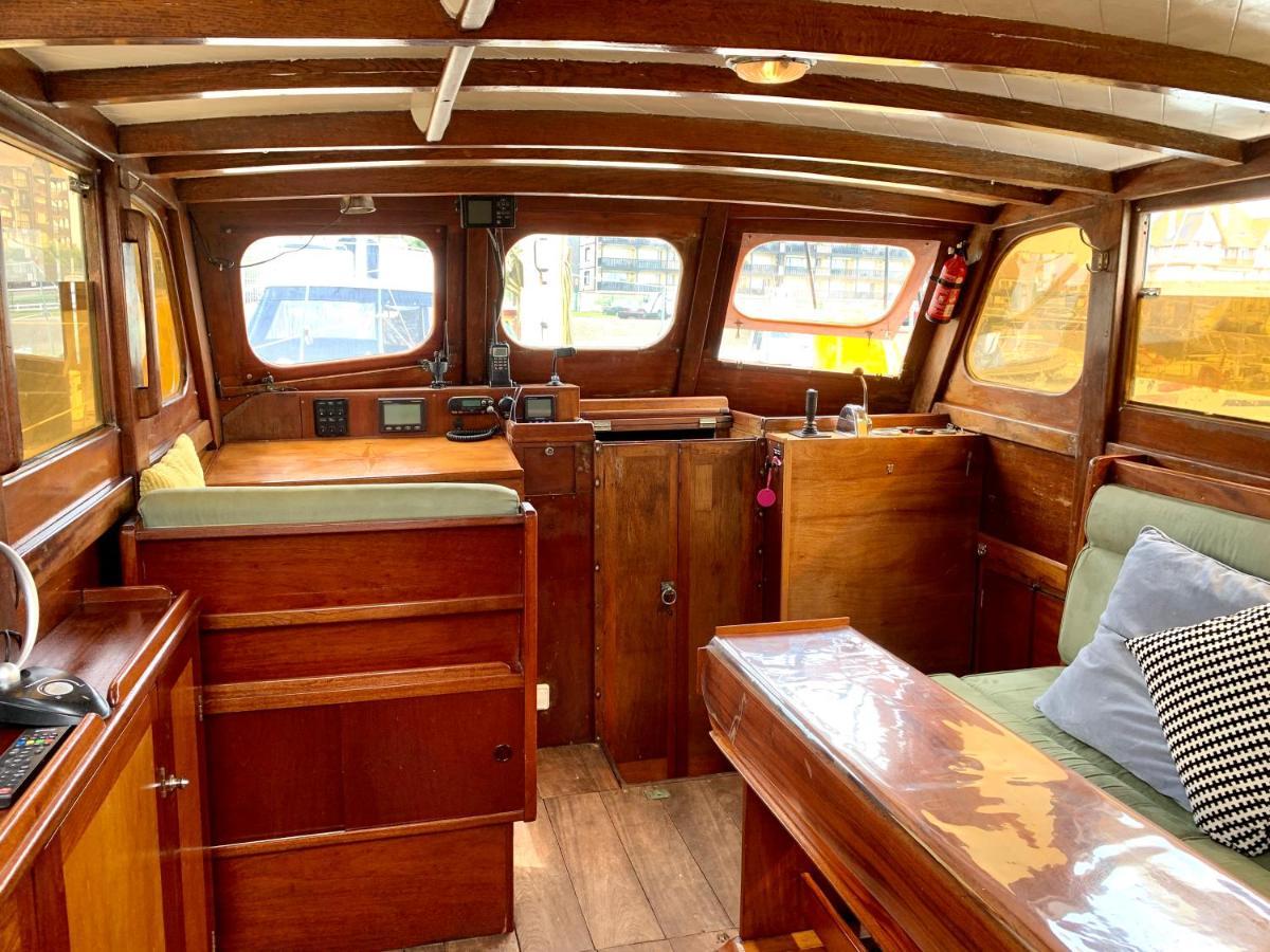 Port Deauville Yacht Vintage Bagian luar foto